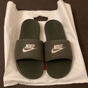 nike slides grey/gray/white size 11